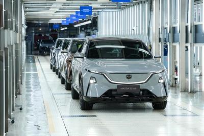 馬自達EZ-60雙喜臨門，榮膺“2025中國十佳車身”及“最佳材料獎”
